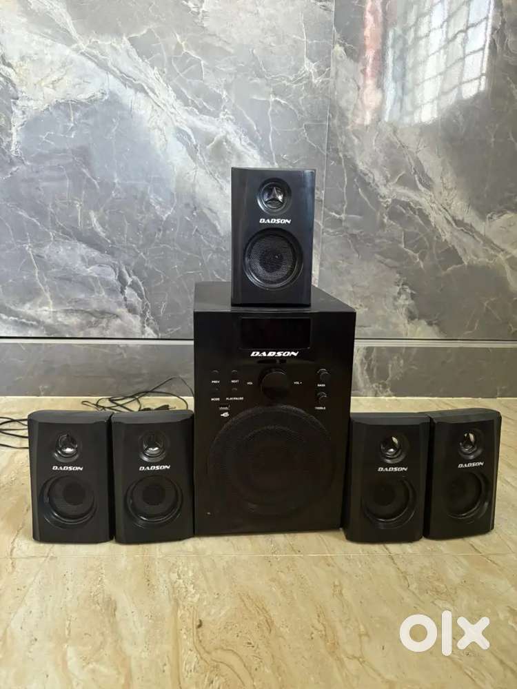 Dad son brand home theatre with 5speaker 1subwoofer