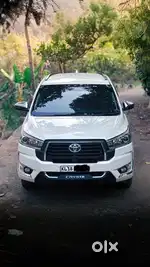 Toyota Innova Crysta 2.4 V, 2016