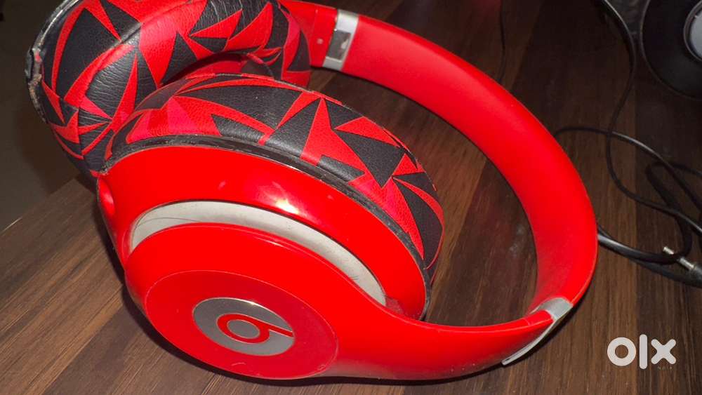 Beats Studio 2.0 by Dr. Dre – Premium Sound, Great Condition