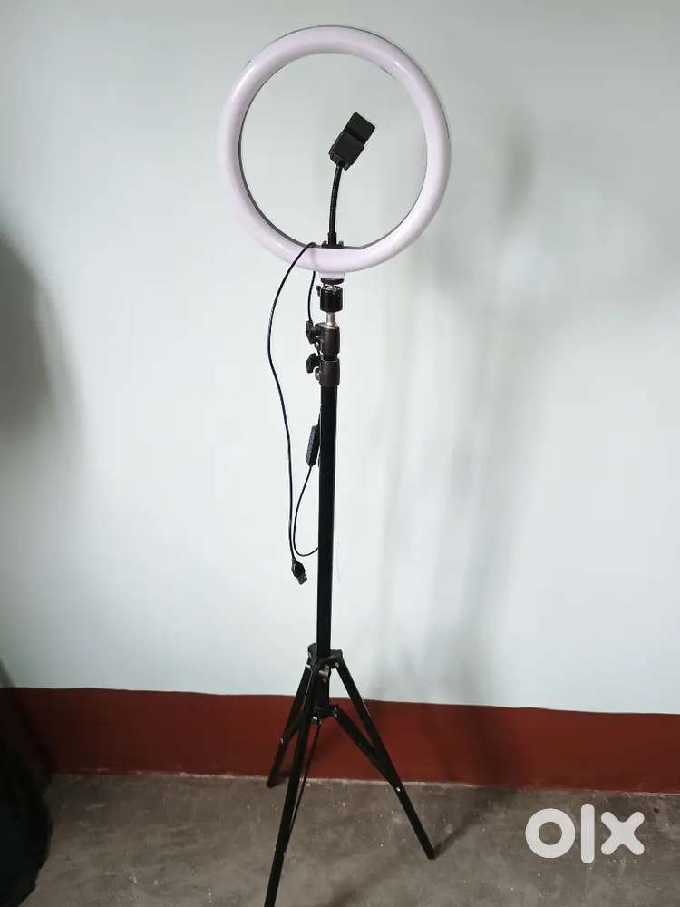 10-Inch Ring Light with Mobile Stand – Like New, Hardly Used