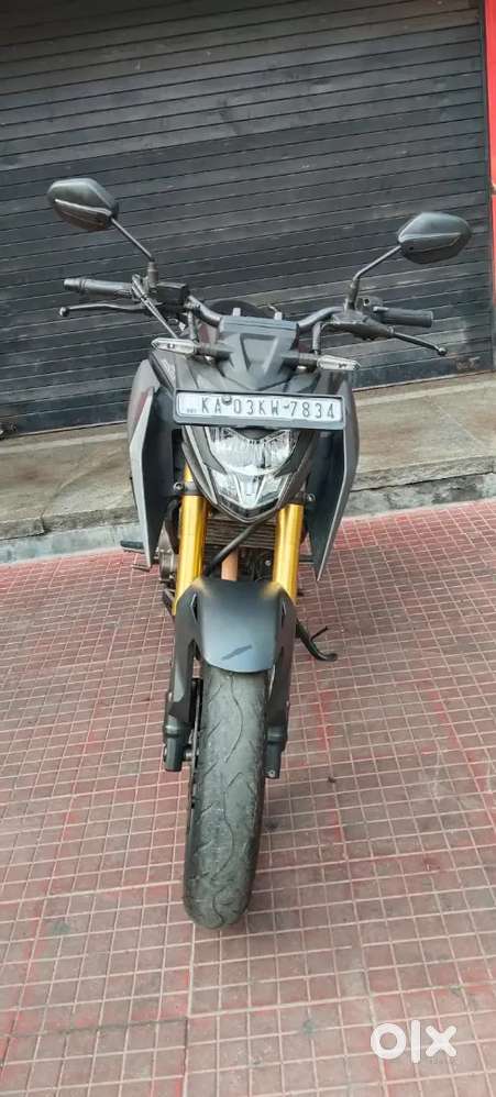 Honda CB 300F