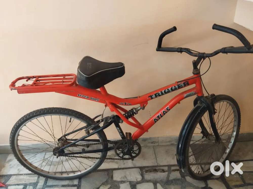 Atlas Trigger Cycle Red colour