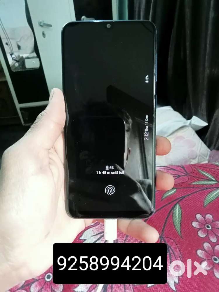 Samsung galaxy A50 koi kami nahi hai ok GB4. 64GB. Original phone hai