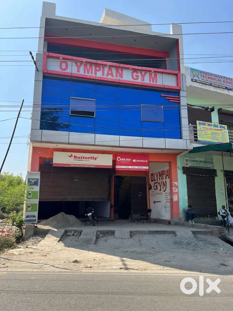 Three floors building with rooftop, every hal is 1700 sqft with toilet