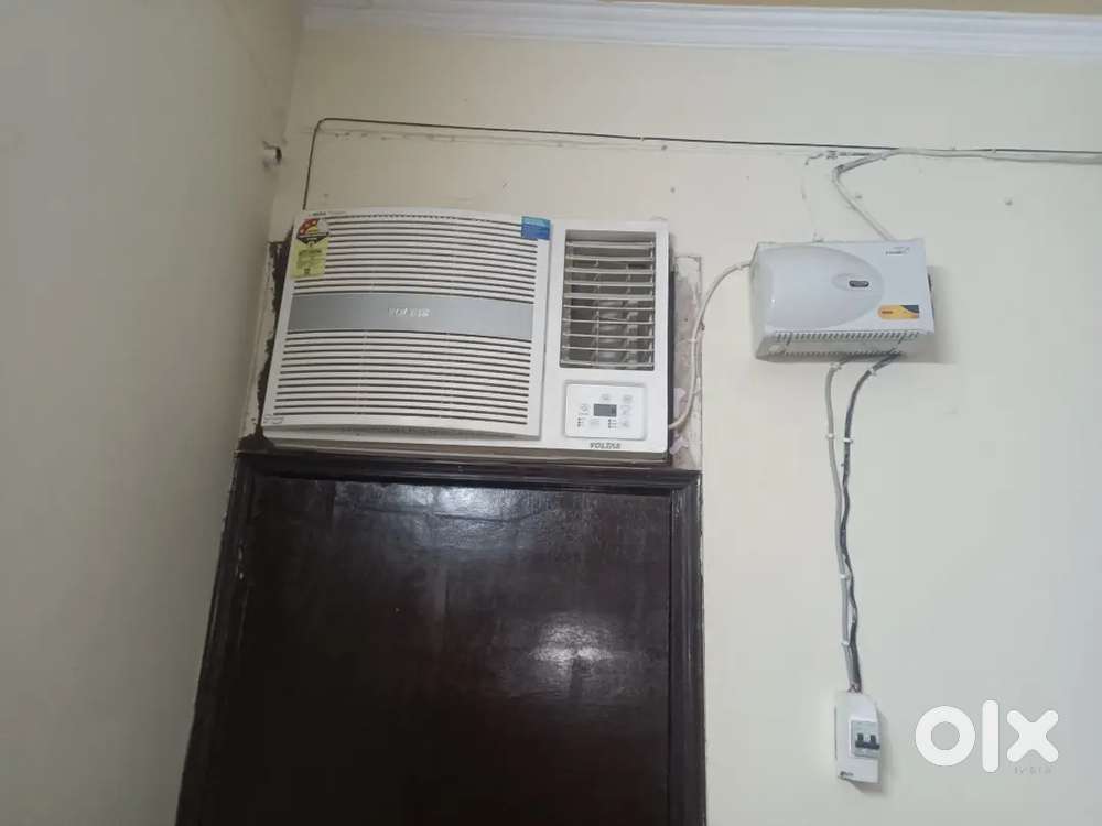 Voltas window AC