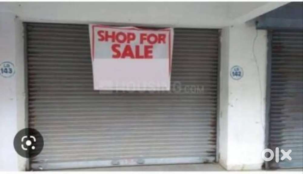 360 sq ft shop for sale, first floor in Lakadganj
