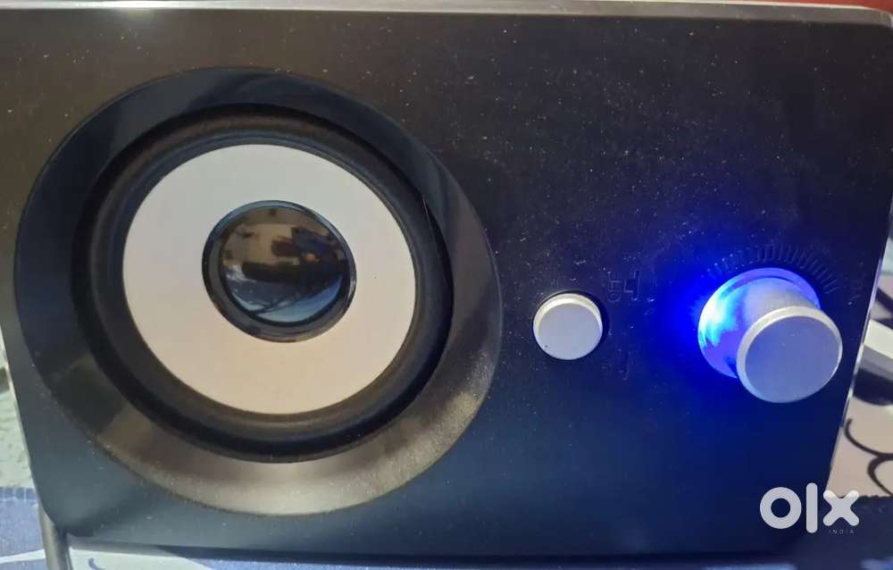 Multimedia speakers for desktop