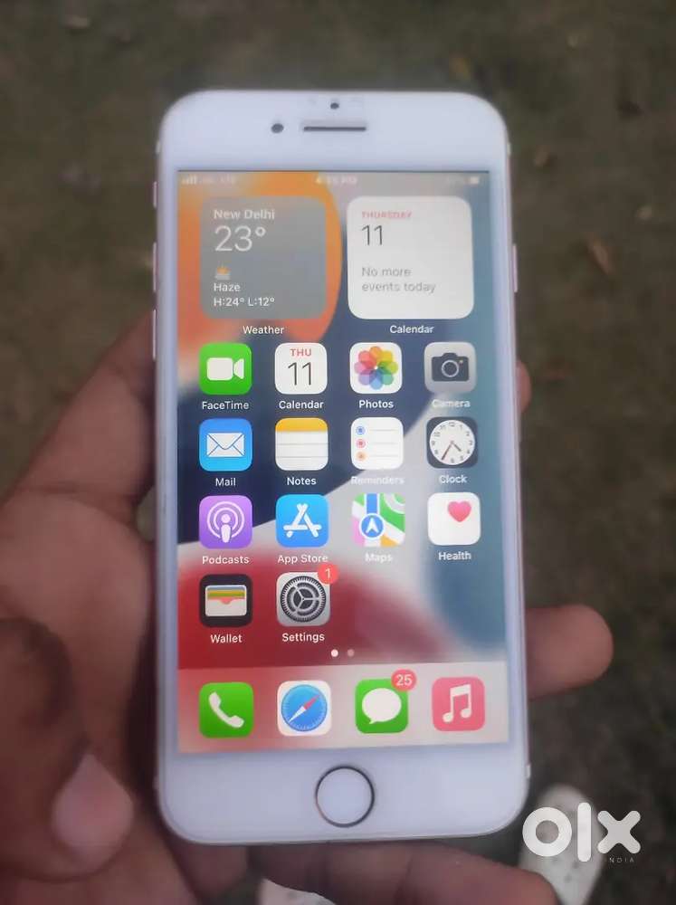 I phone 7 rose gold excellent condition