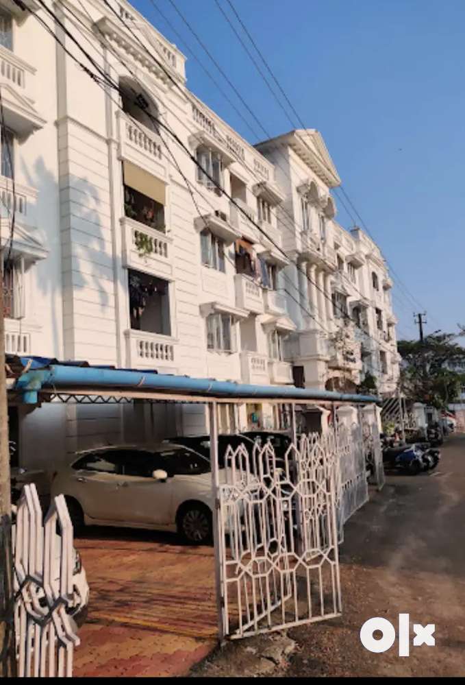 1050sqft 3bhk Apartment for sale @ Kadavanthara