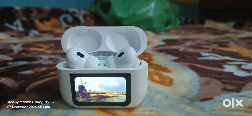 AIR PODS PRO WITH DISPLAY