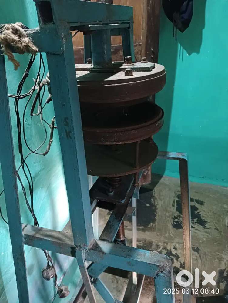 Pattal Bnane ka machine (paper plate)