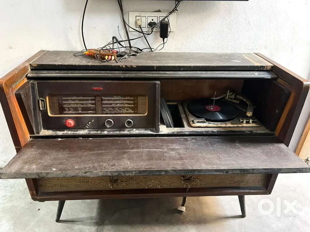 Old time gramophone automatic 10 casette marfie radio