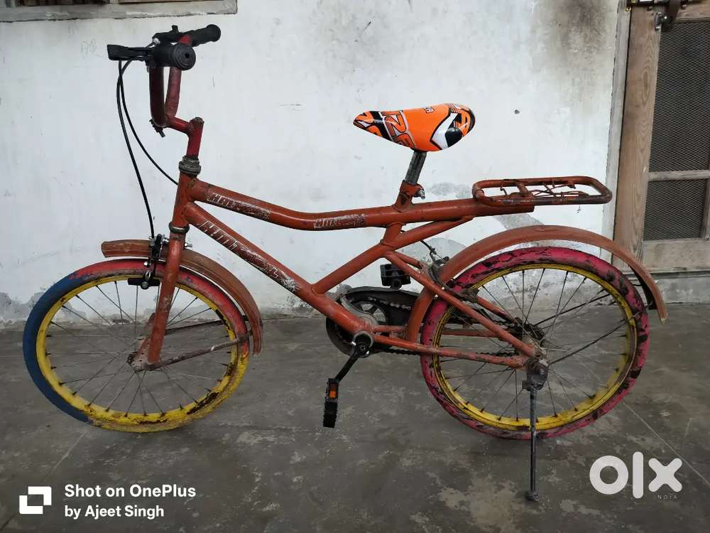 Kids bicycle 1 year old in good condition