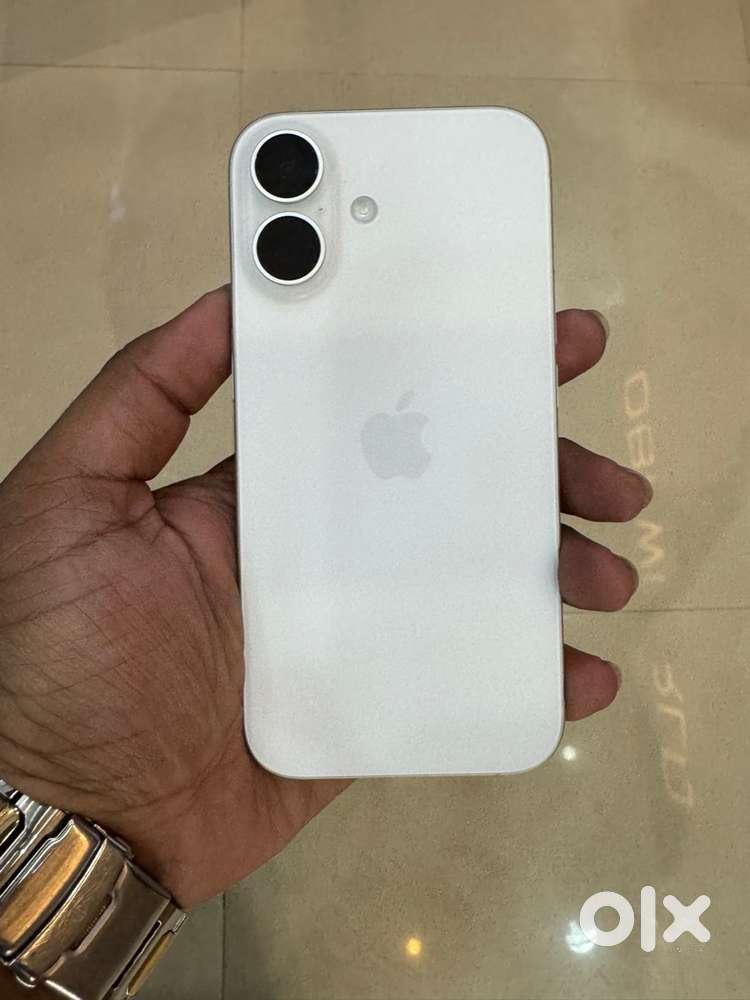 iPhone 16 White 128 GB (Only 15 Days Old)