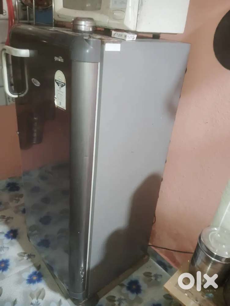 Fridge bechna hai bilkul chalu hai