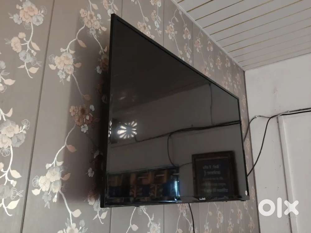 LLOYD SMART TV 43 INCH VERY GOOD CONDITION