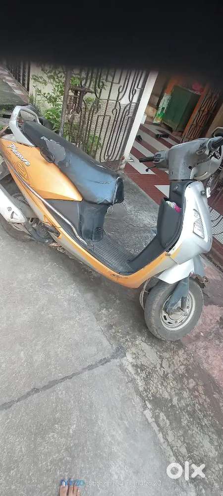 I am selling pleasure brand 2012 colour is yellow