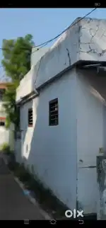 Valiyakulam north tar road side land and old house