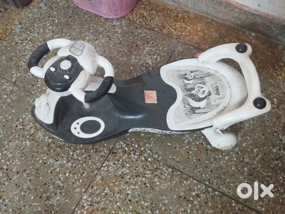 SWING CAR WITH MUSIC 360 DIGREE ROTATE PANDA SELF DRIVE