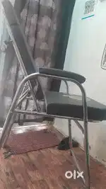 Salon chair