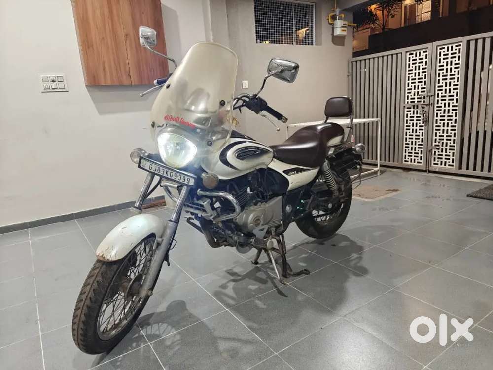 Bajaj avenger cruise 220