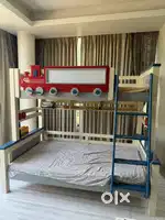 Bunk bed with mattress