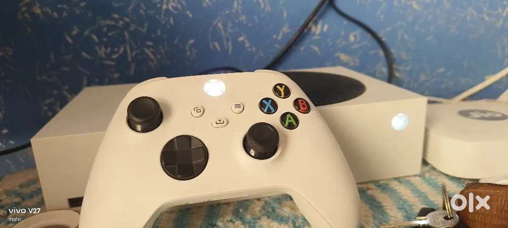 XBOX SERIES S ( BRAND NEW)