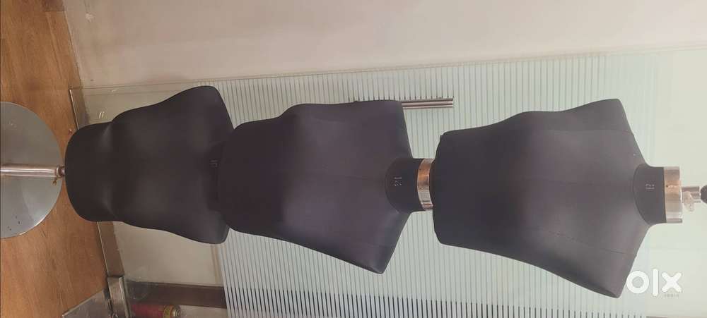 Fashio Design Boutique - Machine Table Mannequin Chairs