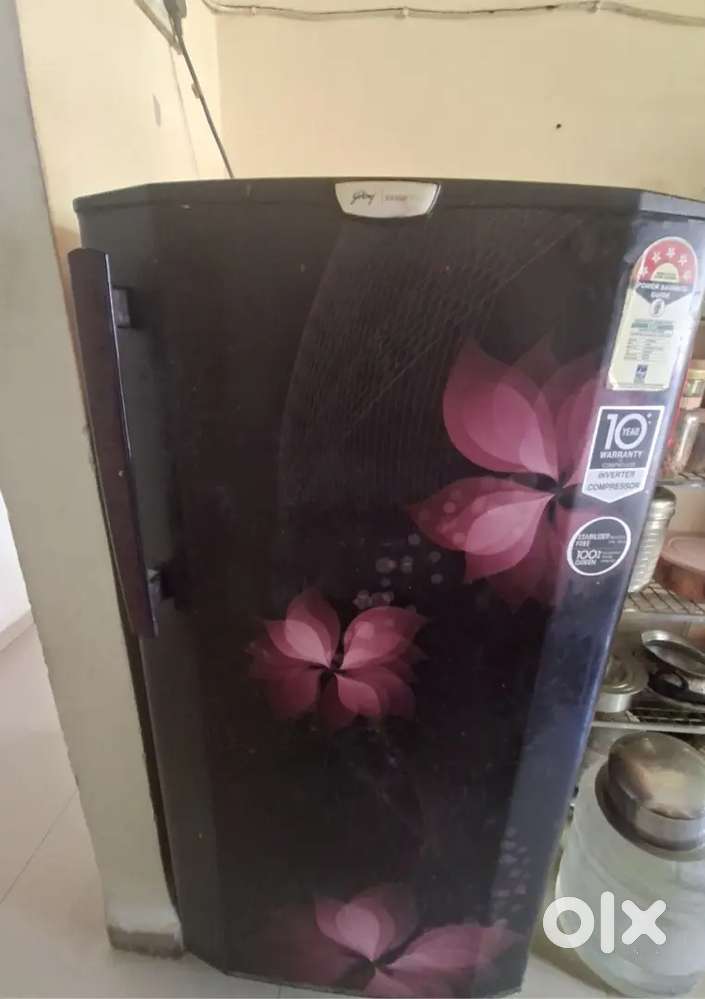 GODREJ 5 STAR SINGLE DOOR FRIDGE IN VERY GOOD CONDITION FOR SALE