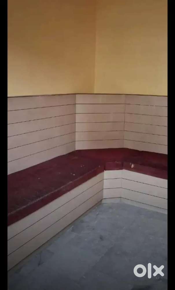 A beautiful luxurious 3 BHK flat for family and bachelor girls only
