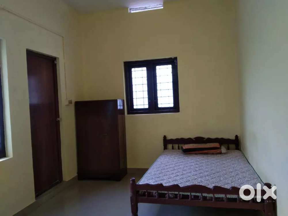 Edappally toll bus stop 50 mtr 1 bhk 2 ladies