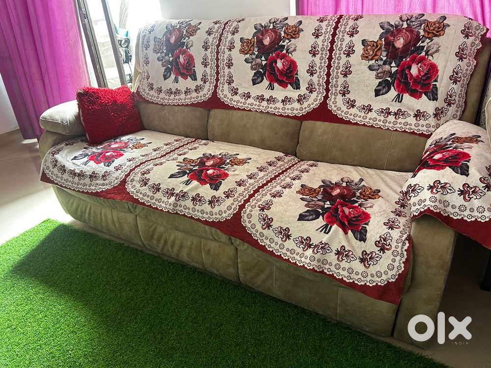 Urgent sale; Semi recliner 3Seater Sofa in immaculate condition