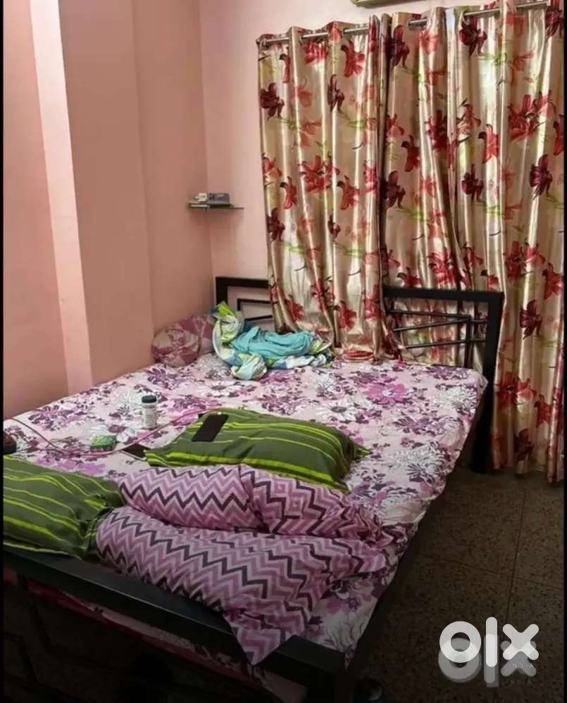 Looking for a shareing female flatmate