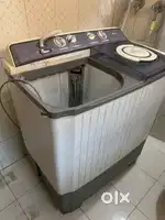 LG SEMI AUTOMATIC WASHING MACHINE
