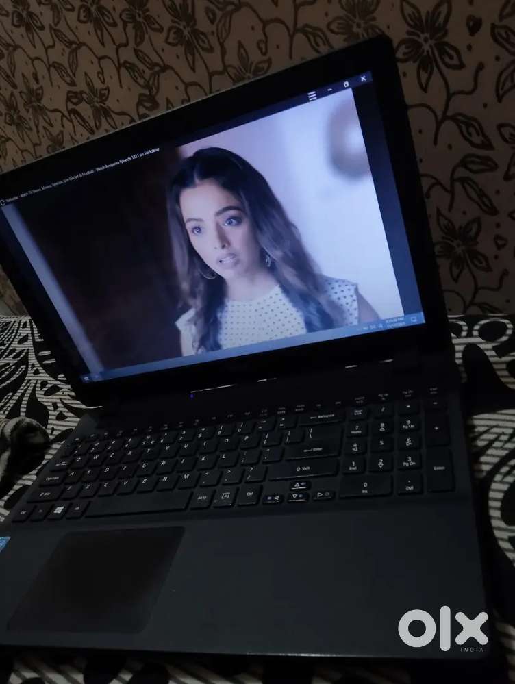 Good condition laptop Acer original charger battery packup very good