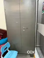 Almari, beeruva, wardrobe