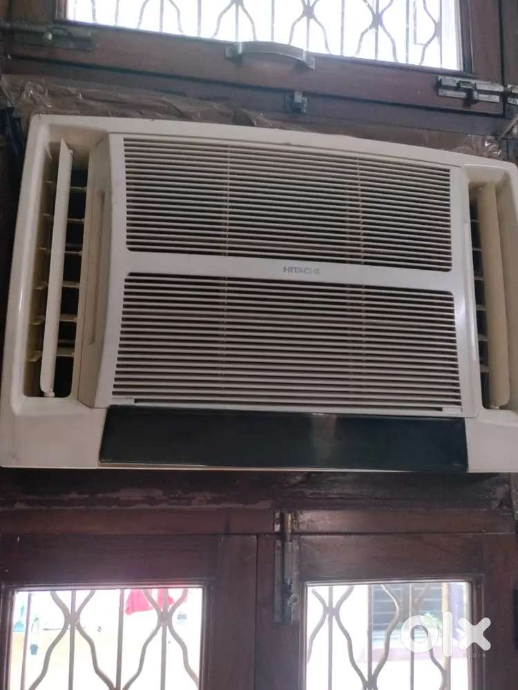 Hitachi 1.5 window ac