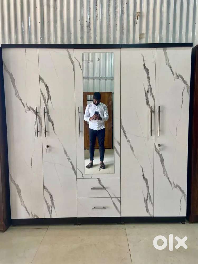 BRAND NEW 5 DOORS WARDROBE