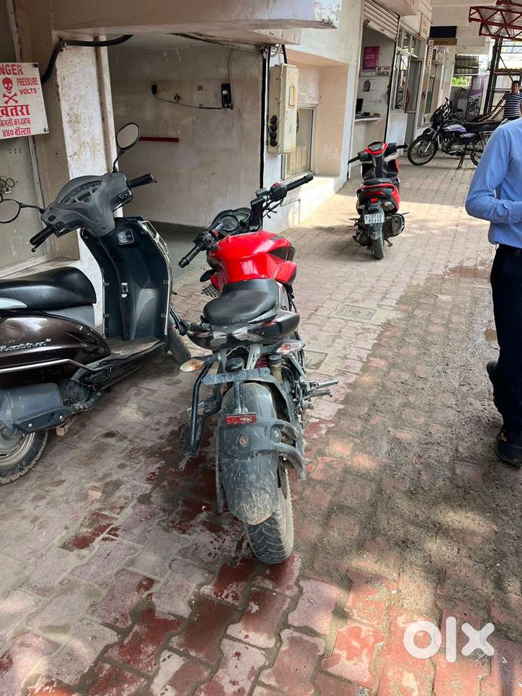 BAJAJ PULSAR NS 160