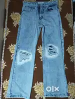 loose fit jeans