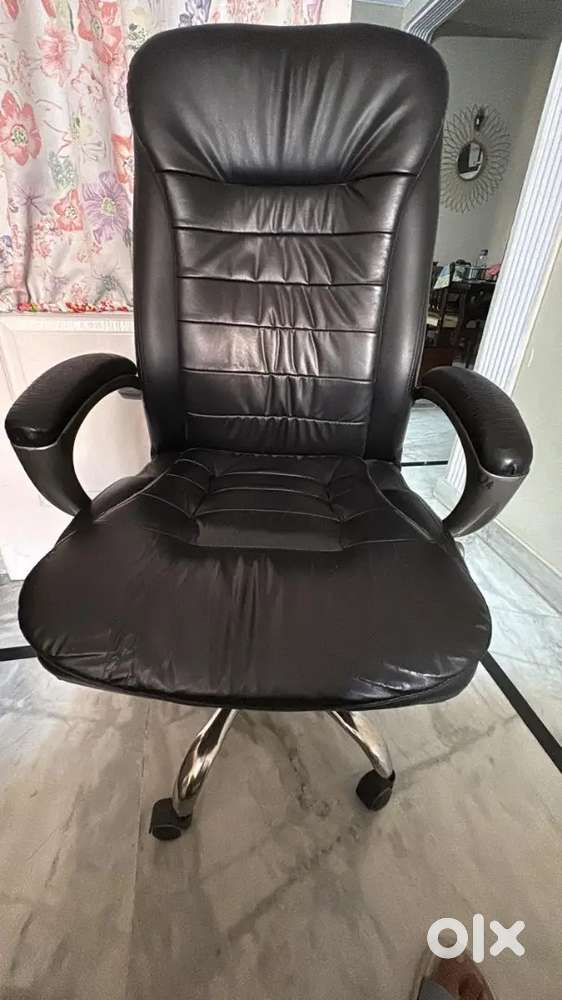 Boss chair for sale in excellent condition.