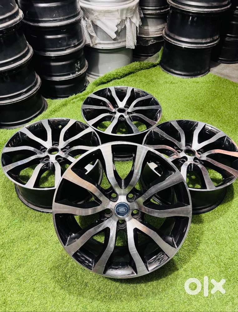 RANGE ROVER ALLOY WHEELS SET OF 4 (GOOD CONDITION)