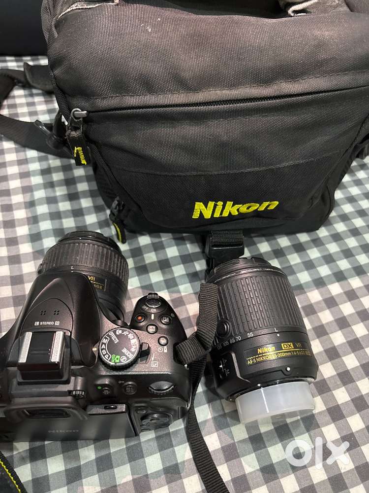 Camera DSLR NIKON D5200