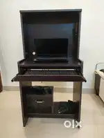 Computer table