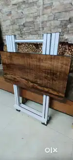 COMPUTER TABLE FOLDABLE (BRAND NEW CONDITION)