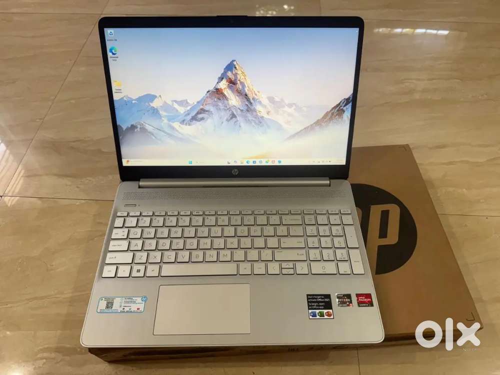 AMD Ryzen 5 12cpu Hp 15s laptop 16gb/512gbssd less used AMD RADEON