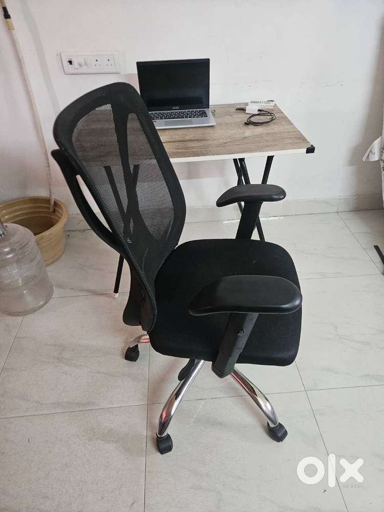 Modern Table and Swivelling Chair
