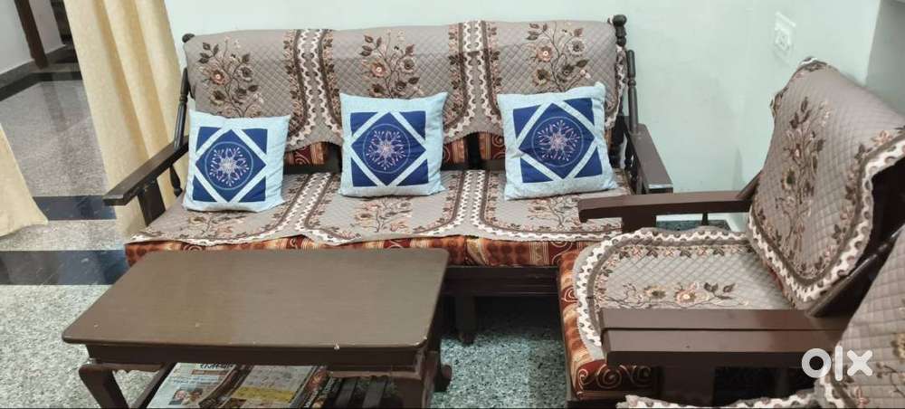 5 Seater Sofa set (3+2) With Table