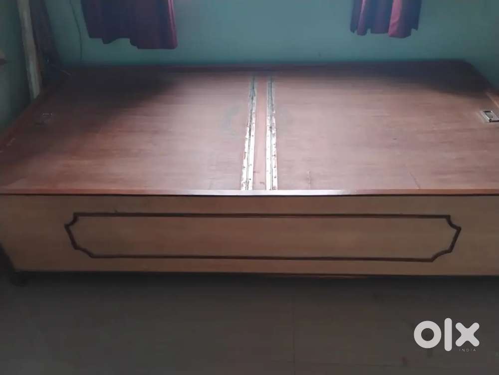 Wooden single bed deewan