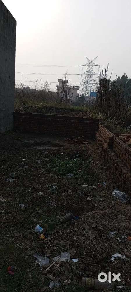 47 Gaj ka plot hai 20 fit ki gali hai registry intkal first owner